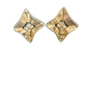 Vintage gold tone and center cluster Rhinestone unsigned clip on earrings